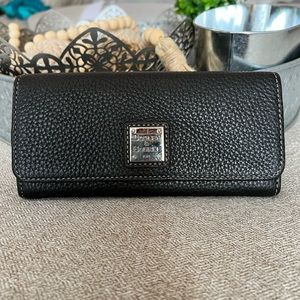 Dooney & Bourke black pebble leather wallet